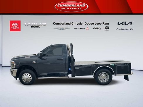 Used 2026 RAM 3500 Tradesman w/ Chrome Appearance Group image 5