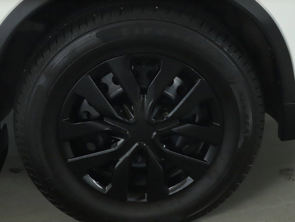 Used 2018 Nissan Rogue S AWD/4WD image 11
