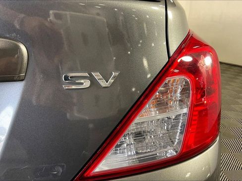 Used 2016 Nissan Versa SV image 40