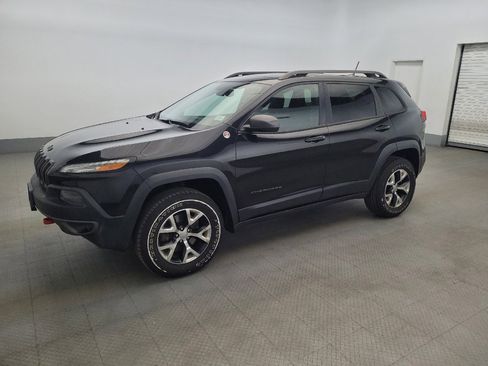 Used 2014 Jeep Cherokee Trailhawk w/ Comfort/Convenience Group AWD/4WD image 2