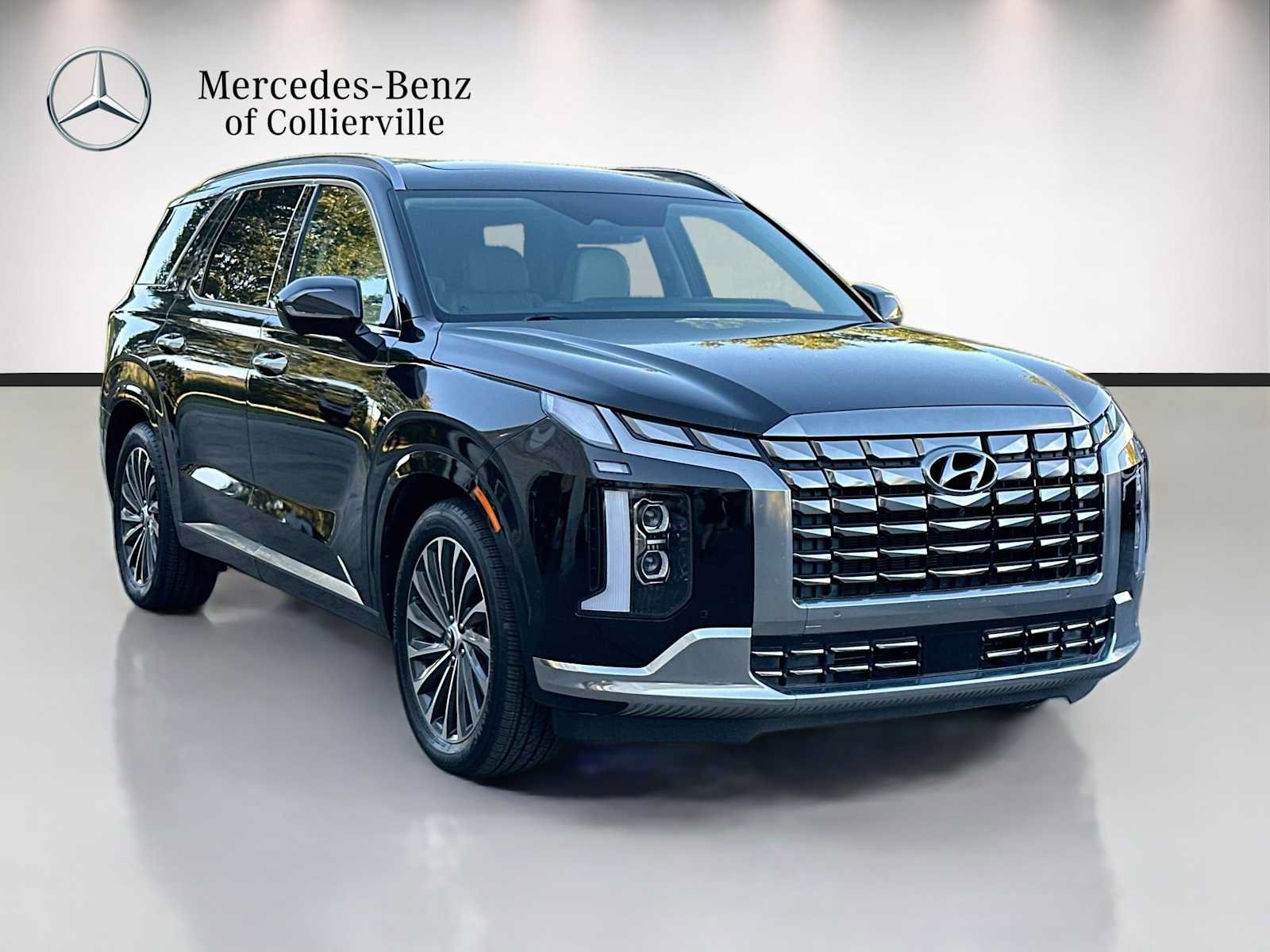 Used 2023 Hyundai Palisade Calligraphy w/ Cargo Package AWD/4WD image 3
