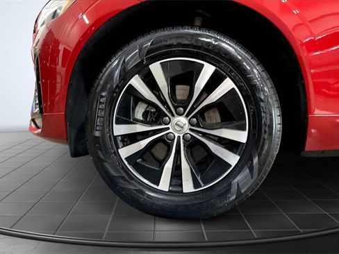 Certified 2024 Volvo XC60 B5 Core image 9