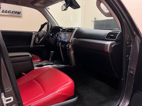Used 2021 Toyota 4Runner SR5 RWD image 41