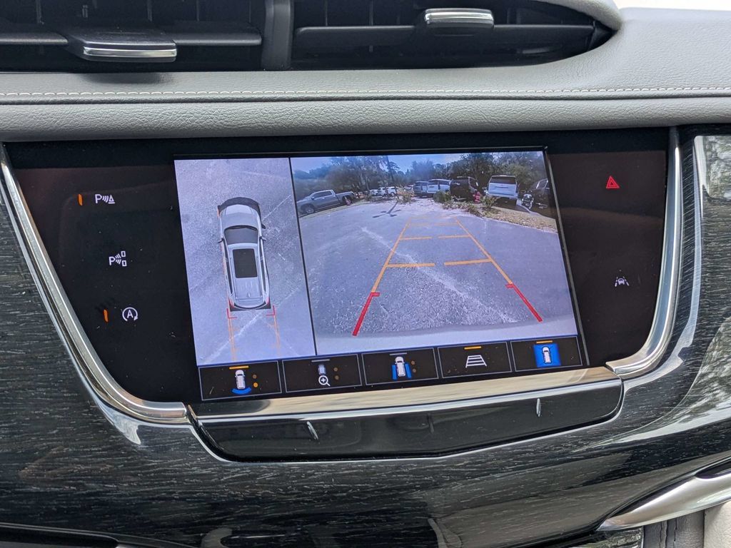 Used 2022 Cadillac XT6 Premium Luxury w/ Technology Package AWD/4WD image 24