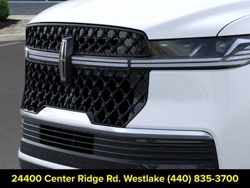 New 2025 Lincoln Navigator Reserve w/ Jet Appearance Package AWD/4WD image 17