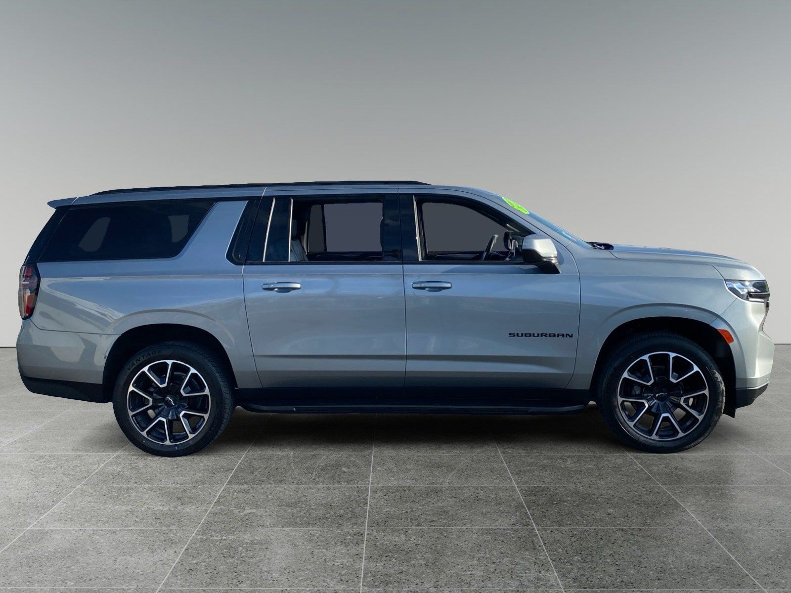 Used 2024 Chevrolet Suburban RST RWD image 6