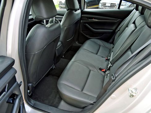 Used 2024 MAZDA MAZDA3 s image 23