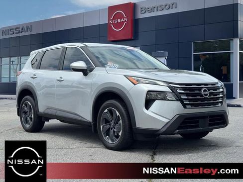 Certified 2025 Nissan Rogue SV FWD image 1