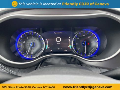 New 2026 Chrysler Pacifica Select image 17