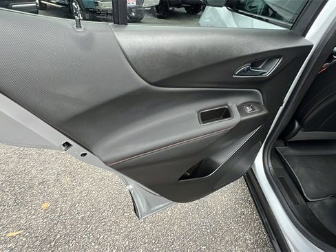 Used 2022 Chevrolet Equinox RS w/ RS Leather Package image 21