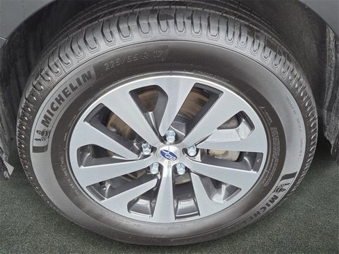 Used 2023 Subaru Outback Premium image 5