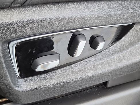 Used 2020 Cadillac Escalade ESV Premium Luxury image 19