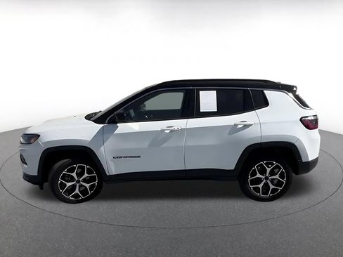 Used 2025 Jeep Compass Limited AWD/4WD image 8