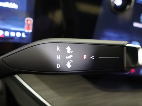 New 2025 Chevrolet Suburban Premier image 33