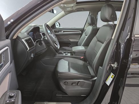 Used 2023 Volkswagen Atlas SE w/ Panoramic Sunroof Package AWD/4WD image 7