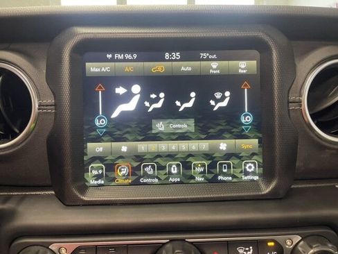 Used 2022 Jeep Wrangler Unlimited Sahara w/ Cold Weather Group AWD/4WD image 31