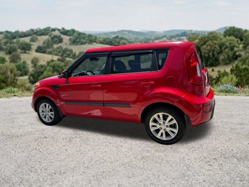 Used 2013 Kia Soul + w/ Audio Pkg FWD image 6