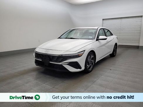 Used 2025 Hyundai Elantra SEL FWD image 1