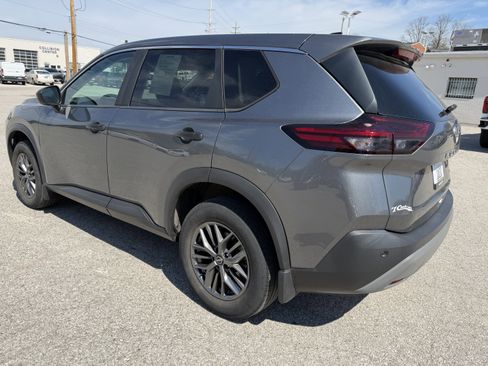 Used 2023 Nissan Rogue S image 5