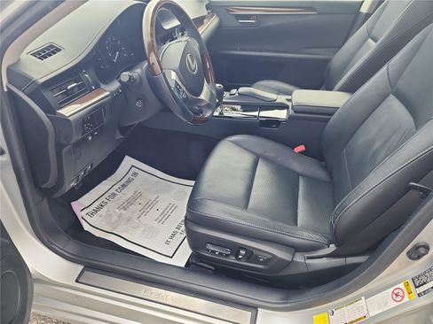 Used 2014 Lexus ES 350 w/ Luxury Package FWD image 16