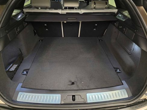 New 2026 Land Rover Range Rover Velar S image 15