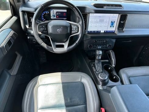 Used 2022 Ford Bronco Outer Banks AWD/4WD image 12