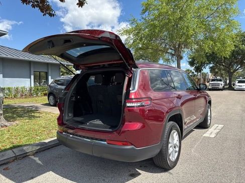 Used 2024 Jeep Grand Cherokee L Laredo RWD image 19