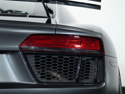 Used 2017 Audi R8 V10 plus image 18