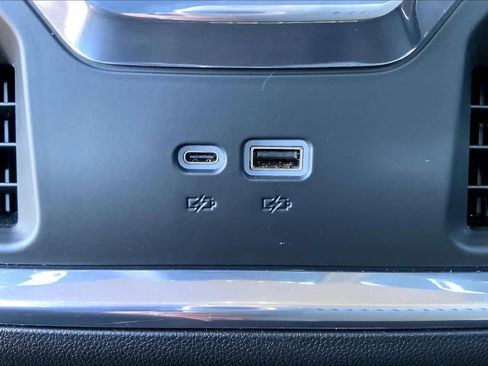 Used 2024 Chevrolet Silverado 2500 LTZ w/ LTZ Convenience Package image 34