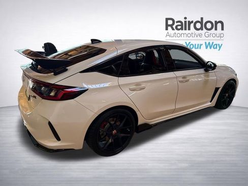 Used 2023 Honda Civic Type R image 9