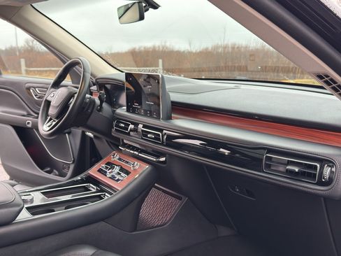 Used 2024 Lincoln Aviator Reserve image 28