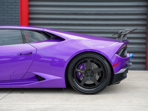 Used 2018 Lamborghini Huracan LP 580-2 RWD image 8