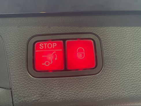 Used 2021 Mercedes-Benz GLC 300 4MATIC image 13