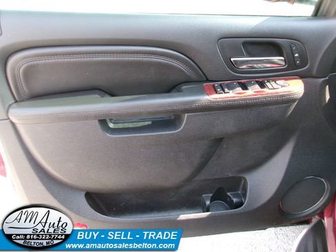 Used 2010 Cadillac Escalade Luxury AWD/4WD image 20