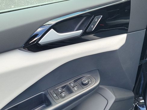New 2026 Volkswagen Taos S FWD image 16