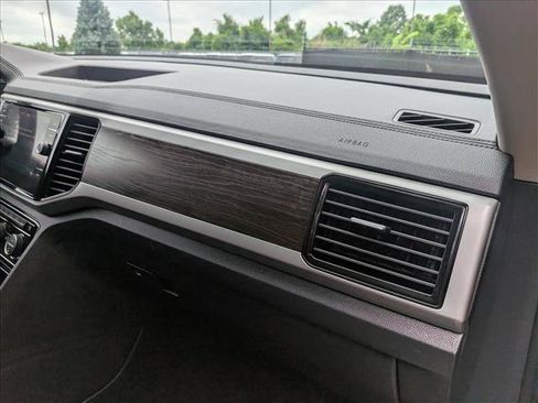 Used 2023 Volkswagen Atlas SE AWD/4WD image 12
