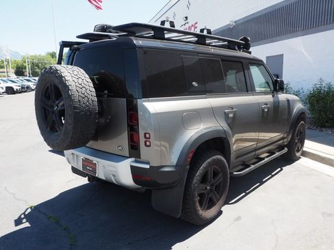 Used 2021 Land Rover Defender 110 SE AWD/4WD image 3