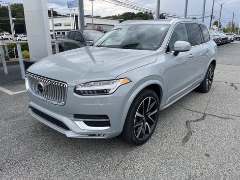 Used 2024 Volvo XC90 B5 Plus image 7