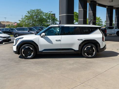 Certified 2024 Kia EV9 Land AWD/4WD image 4