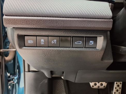 Used 2025 Toyota Camry SE w/ Convenience Package FWD image 23