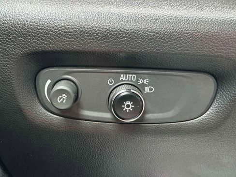 Used 2023 Chevrolet Traverse High Country image 21