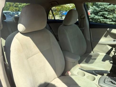 Used 2013 Toyota Corolla LE FWD image 28