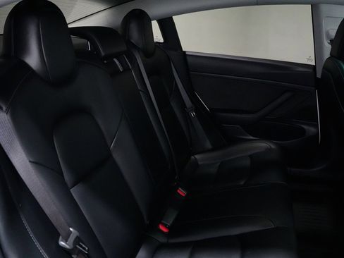 Used 2020 Tesla Model 3 Standard Range image 17