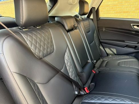 Used 2024 Ford Edge Titanium image 18
