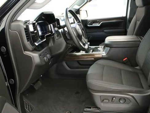 Used 2025 Chevrolet Silverado 1500 LT Trail Boss AWD/4WD image 25