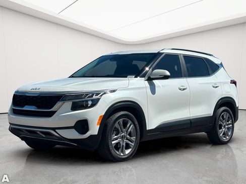 Used 2022 Kia Seltos S FWD image 2