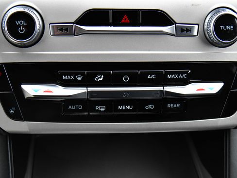 Used 2023 Ford Explorer XLT w/ Equipment Group 202A image 24