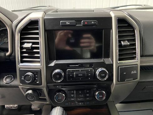 Used 2017 Ford F150 Lariat image 12