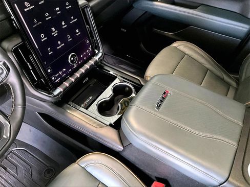 Used 2025 GMC Yukon AT4 w/ LPO, Floor Liner Package image 21