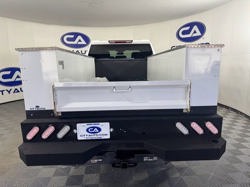 Used 2024 Chevrolet Silverado 2500 LT w/ Convenience Package image 5